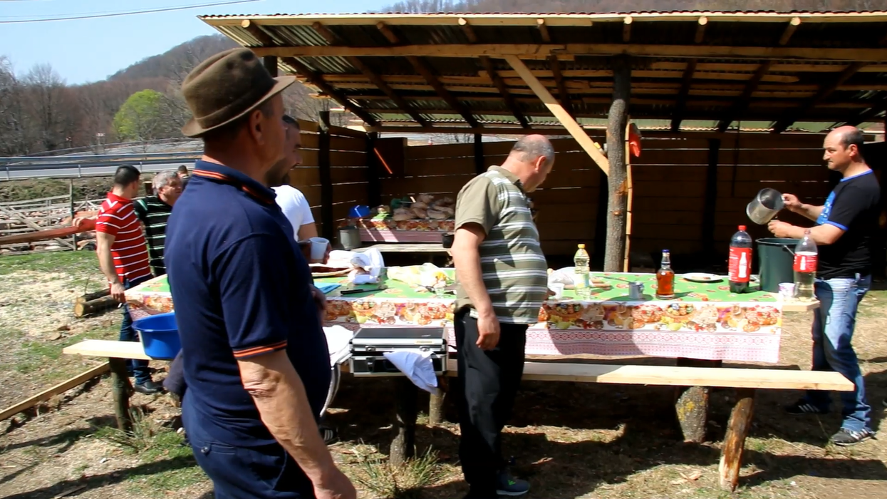 Gospodarii se întrec, mai nou, în sâmbre