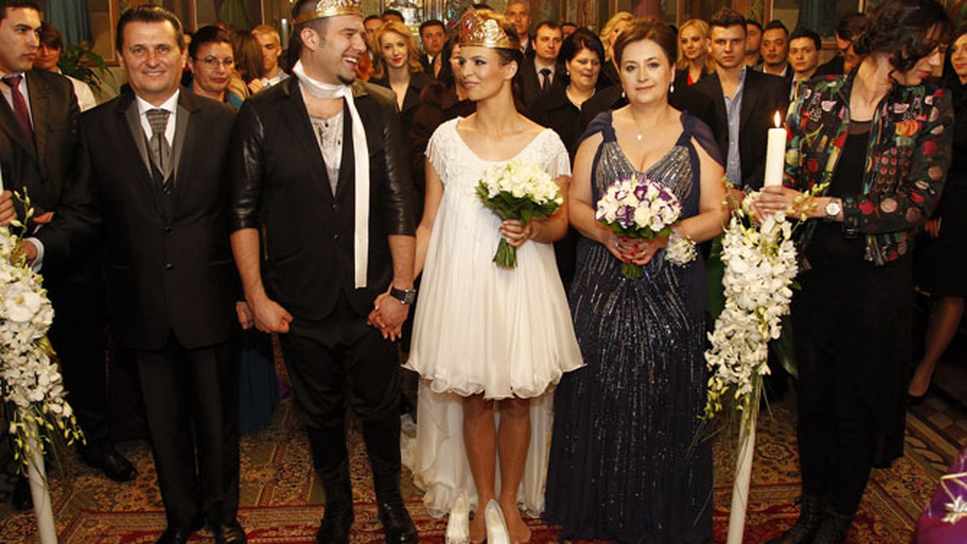 Nunta ca la tara! Edi Stancu si Silvia au dansat in costume populare la nunta lor - Vezi cum a fost la cununie si ce invitati au avut