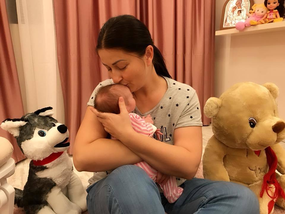 Cum se răsfaţă Tavi Clonda şi Gabriela Cristea dimineaţa! Bărbatul a făcut publică imaginea