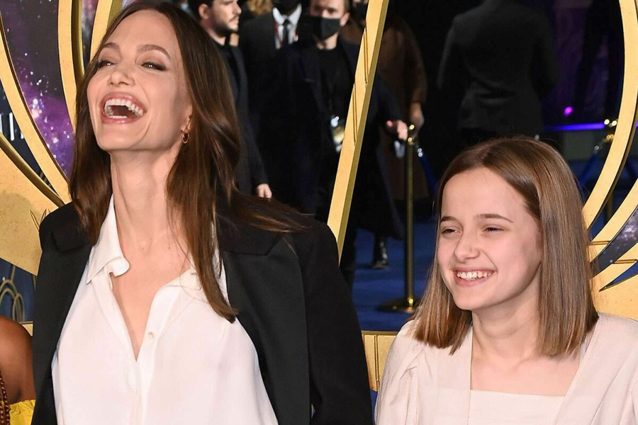 Angelina Jolie și Vivienne la avanpremieră filmului The Outsiders. Sursa: Instagram