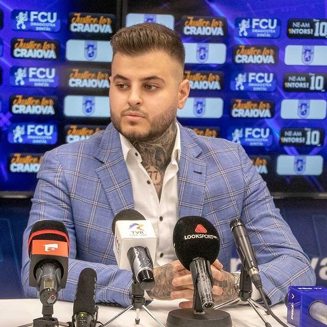 Adrian Mititelu Jr: "Am stilul meu și imaginea mea e fix așa cum vreau să fie" / Sursă foto: Instagram
