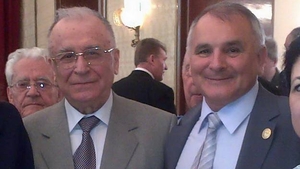 Cum au ajuns cei doi copii ai unui deputat sa castige jumatate de million de dolari pe an!