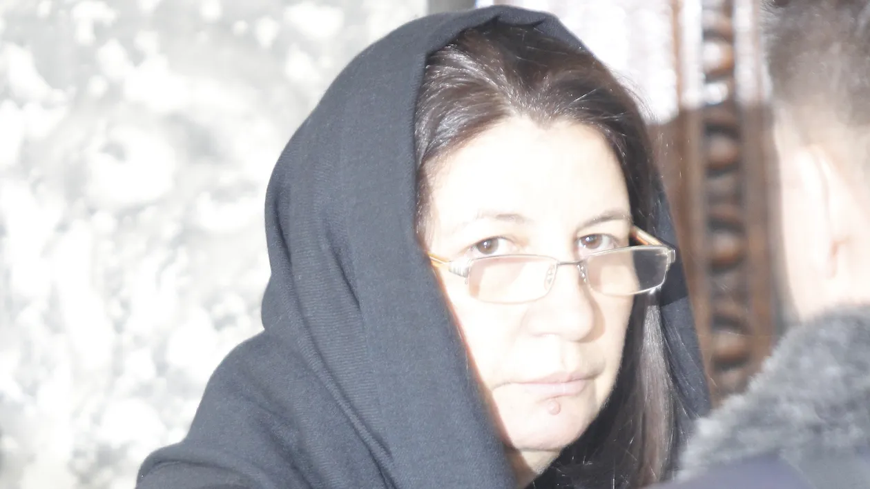 Iarina Demian sare în apărarea Magdei: Au lovit-o, au călcat-o în picioare, pe ea şi iubirea lor, şi au pe spatele ei: târfă