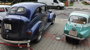 Vezi unele dintre cele mai tari masini la parada autovehiculelor de epoca