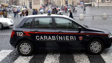 Şase români, răniţi într-un accident rutier petrecut în nordul Italiei! Au intrat cu maşina într-un stâlp