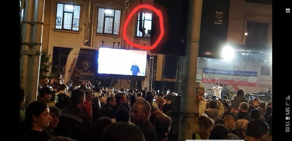 Locuitorii din Bârlad au asistat la scene fierbinți grație celor două dansatoare ale Andreei Antonescu