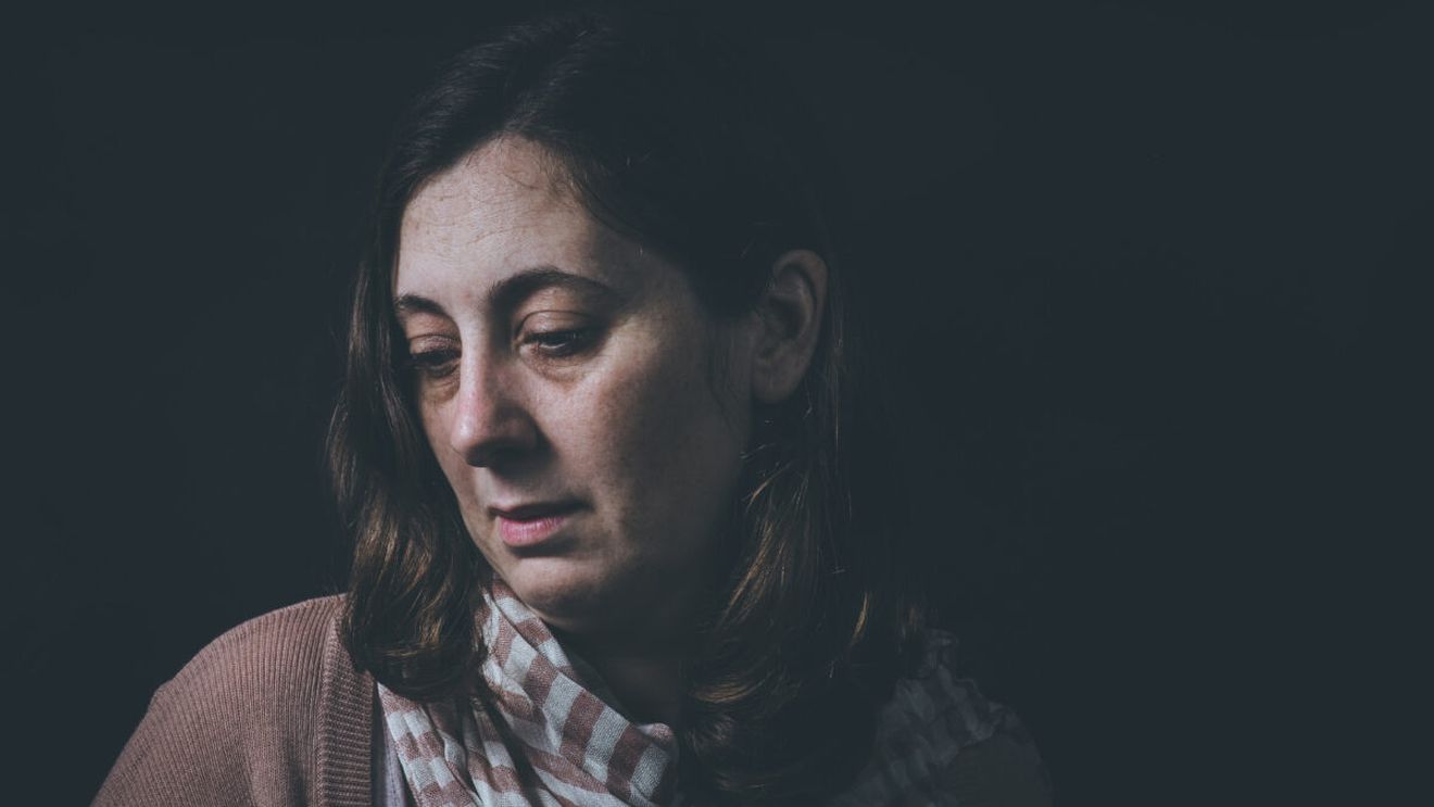 Povestea tristă de viață a lui Leslie, o femeie de 40 de ani din Marea Britanie. Ce a putut să-i facă soțul, la scurt timp după ce s-a căsătorit