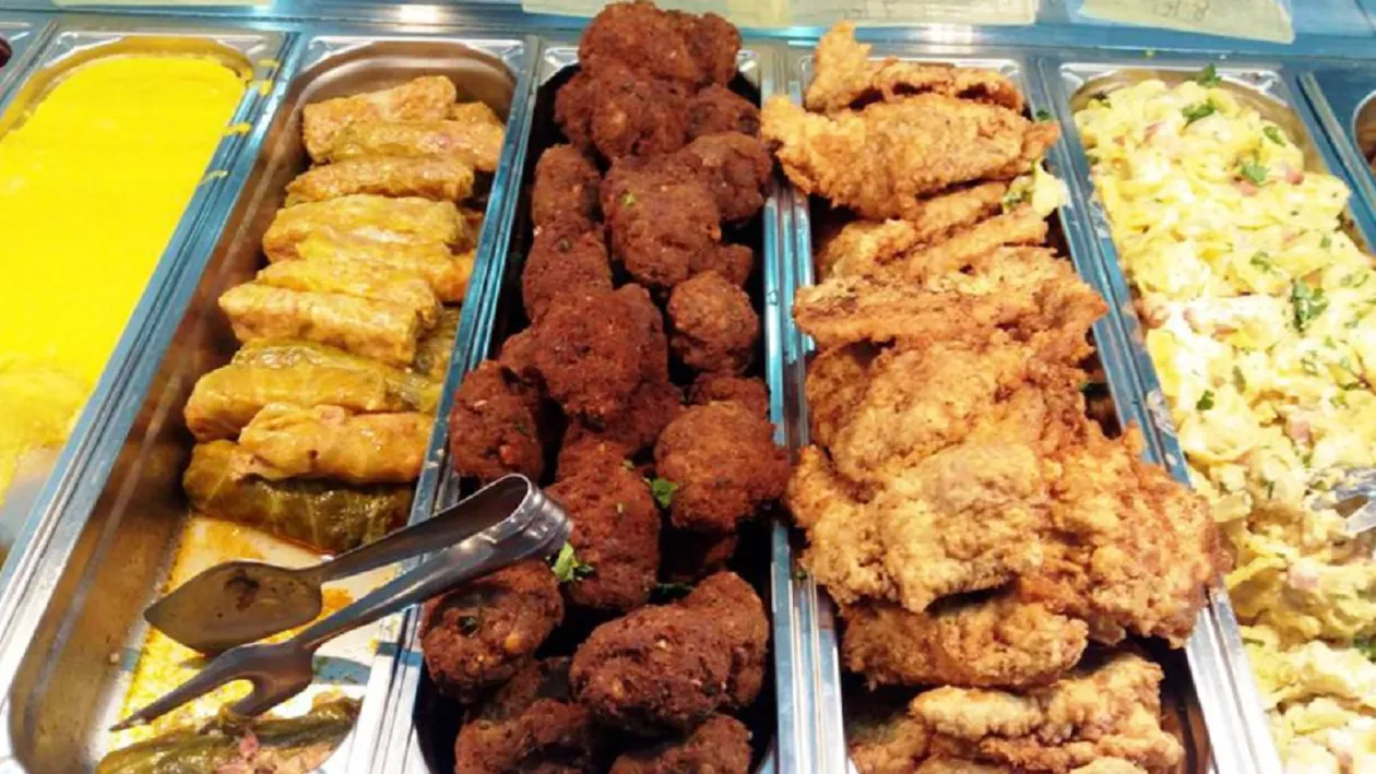 Locul din România unde poți mânca două feluri de mâncare cu doar 7 lei. Ce conține meniul, de fapt