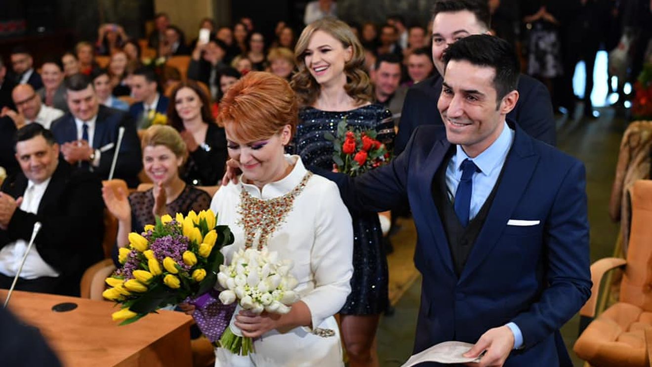 Primele imagini de la nunta Liei Olguța Vasilescu și a lui Claudiu Manda! Ce rochie a purtat mireasa în biserică