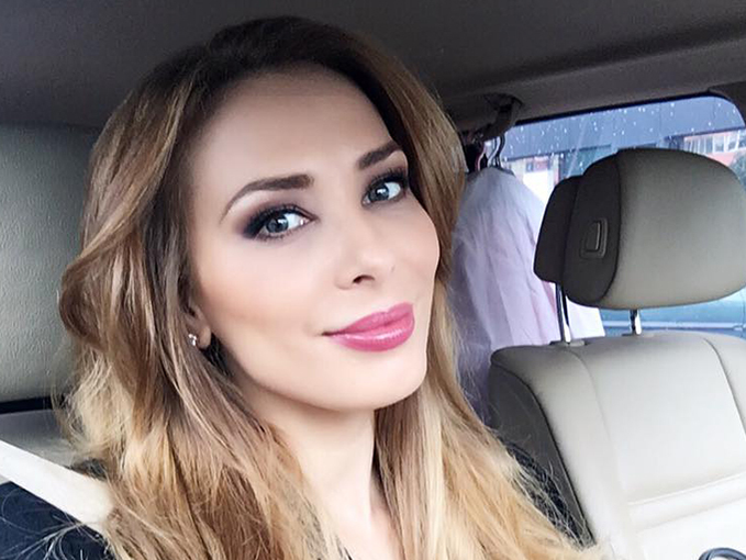 Iulia Vântur şi-a şocat fanii. Cum a putut să facă baie iubita lui Salman Khan