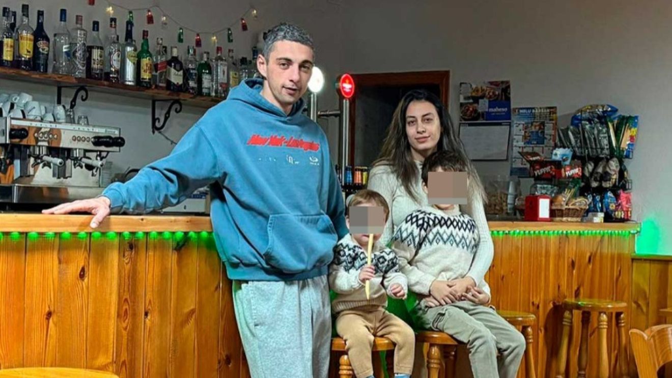 O familie de români din Spania se mută într-un sat de 56 de oameni. Ce afacere vor să deschidă acolo