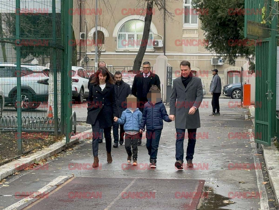 ătălin Drulă, candidat USR, a venit la vot cu familia