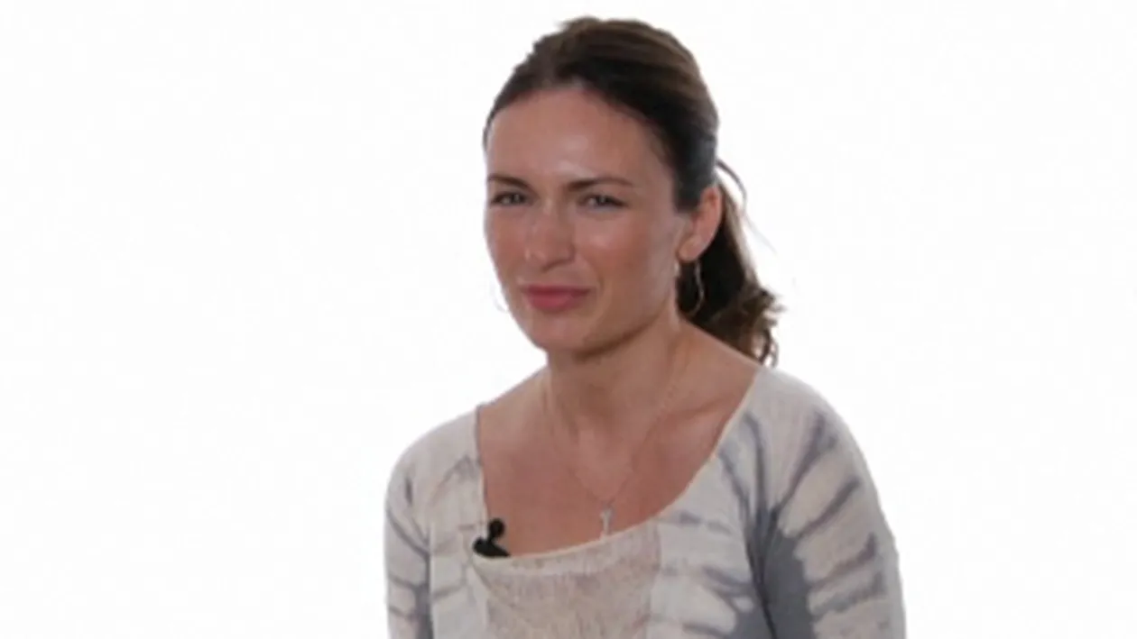 Maria Marinescu este pasionata de shoppingul online