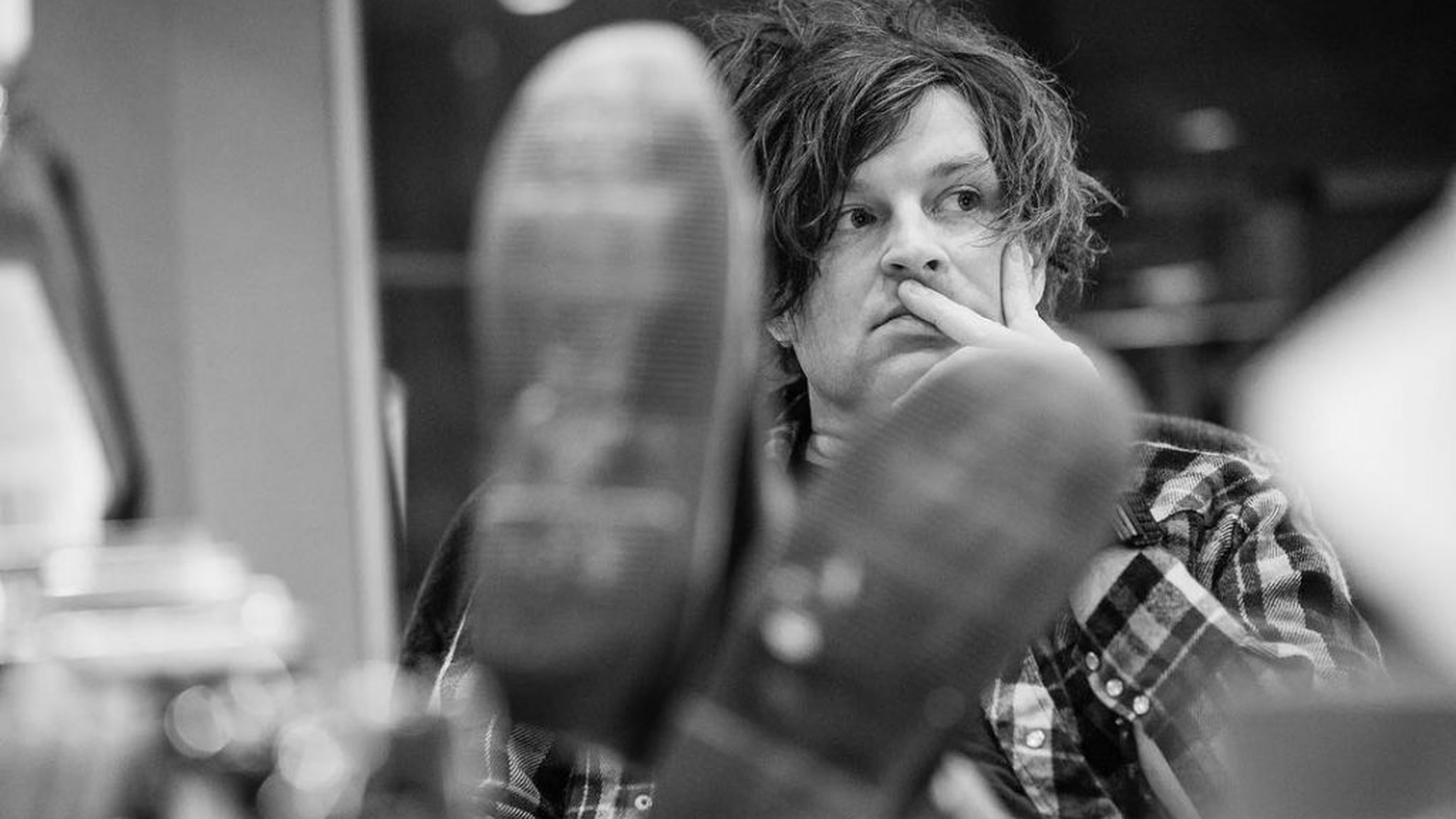 Ryan Adams, acuzat de abuz emoțional și sexual de 7 femei. Mesajul-șoc al cântărețului: “Am făcut multe...”
