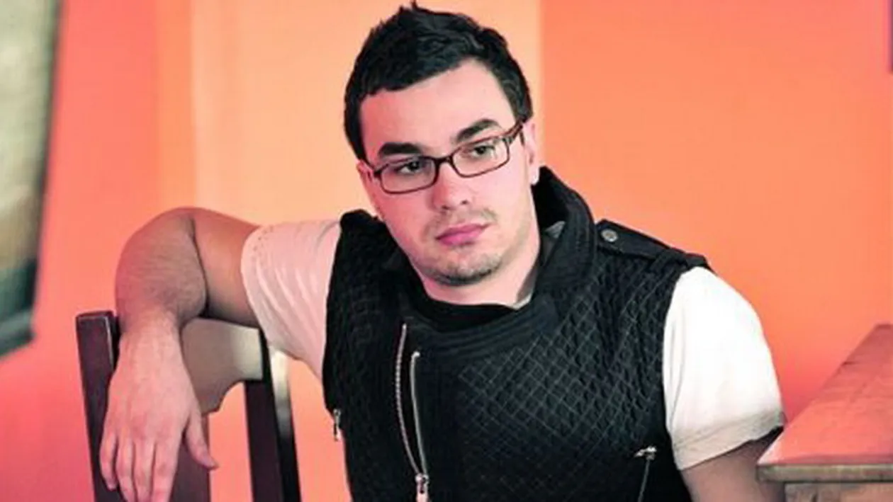 Va prezentam cel mai penibil episod din showbiz: Fratele lui Marius Moga, comportament de catelus in calduri cu fosta iubita!