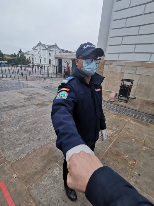 Pelerinii care stăteau la cozi au disparut