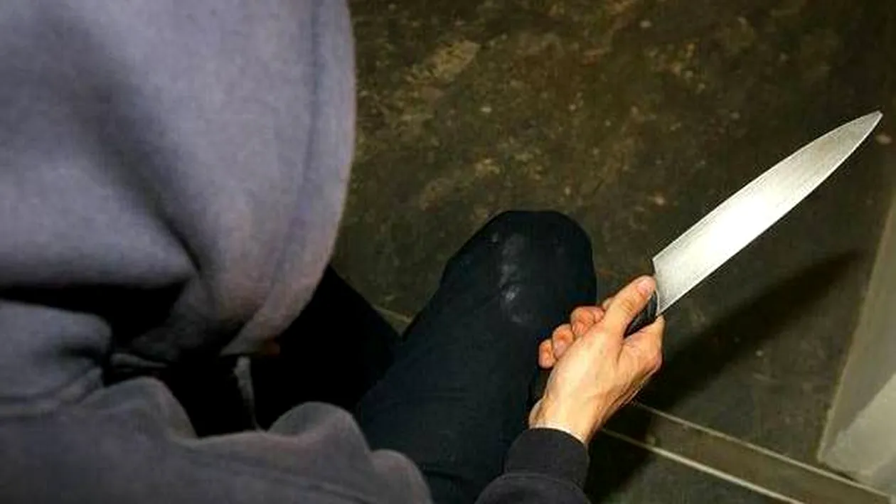 Caz uluitor la Suceava! Un student de 20 de ani și-a omorât tatăl cu un cuțit