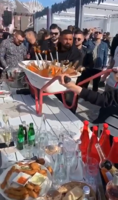 Adrian Mititelu Jr,, show pe litoral în minivacanța de la Mamaia
