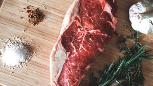 Prețurile au explodat în România! Cât a ajuns să coste un kilogram de carne de vită!