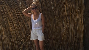 Cu o zi inainte de nunta, Laura Cosoi face pictoriale incendiare! vezi cum s-a fotografiat vedeta!