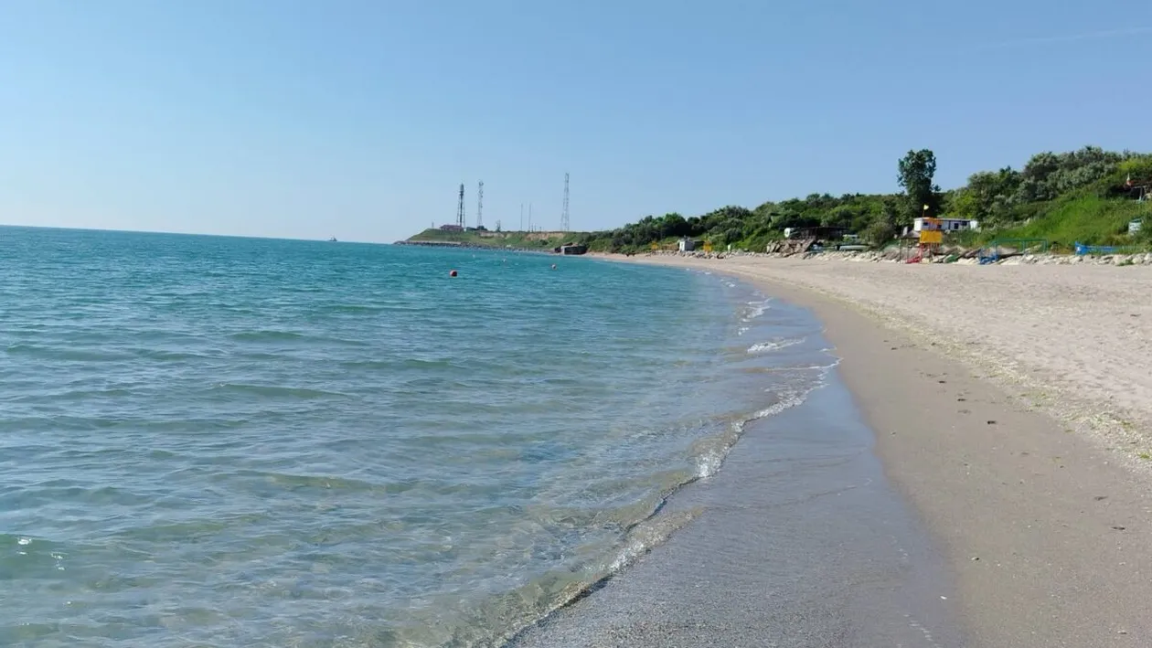 Destinația tot mai preferată de români. Locul în care apa are nuanțe superbe, iar haosul de pe litoral dispare