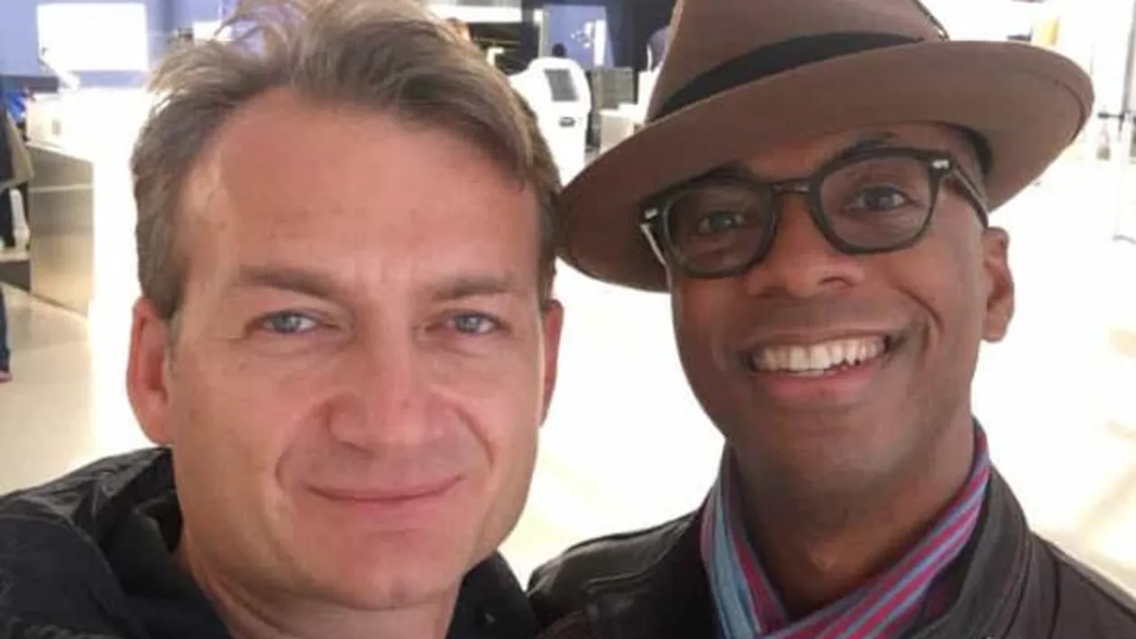 Decizie de ultimă oră la Ministerul de Externe. Adrian Coman, românul căsătorit cu un bărbat, poate să voteze