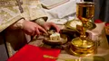 Moșii de vară 2026: Când sunt pomeniți cei adormiți și ce alimente se împart în Sâmbăta Morților