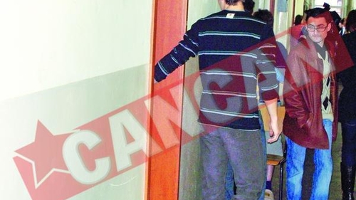 O studenta la medicina si-a aruncat bebelusul in WC-ul din camin