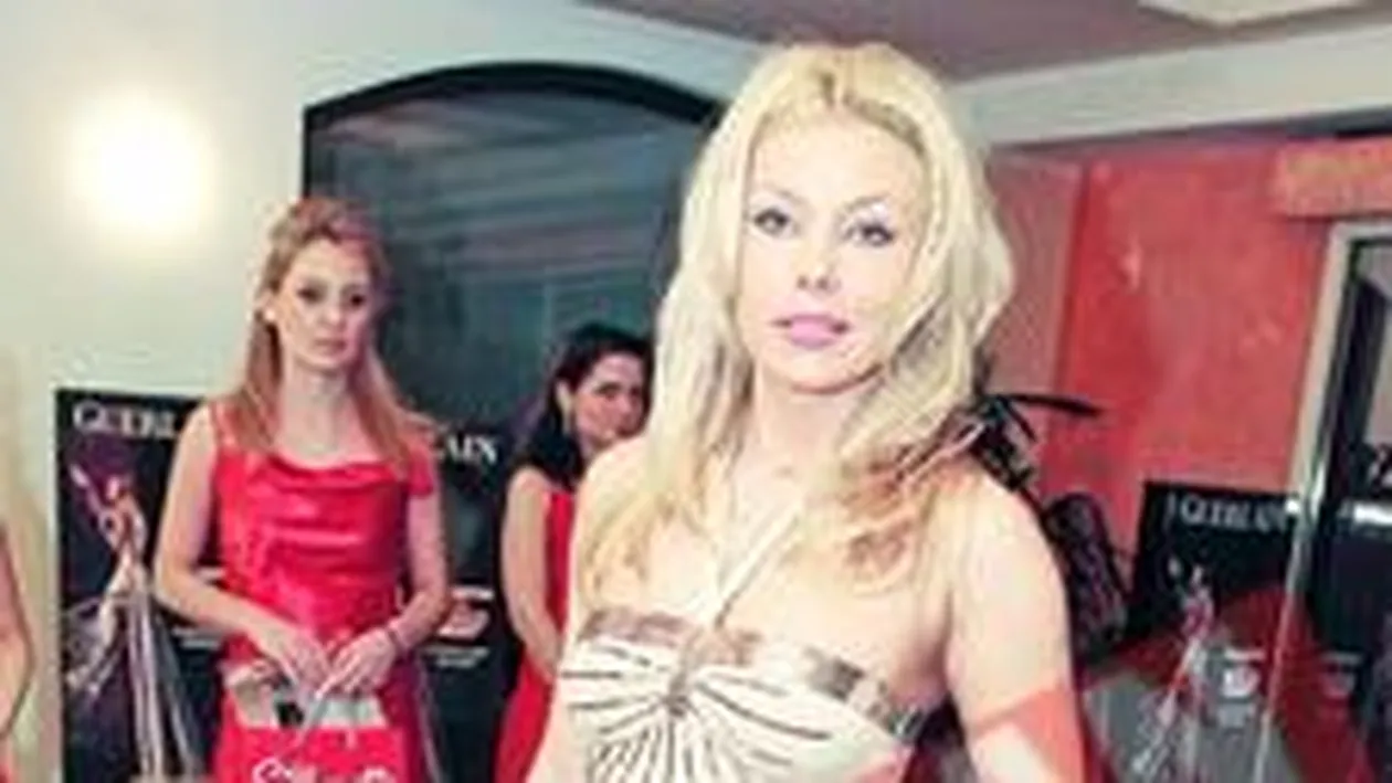 Jasmine, prin tara dupa politicieni