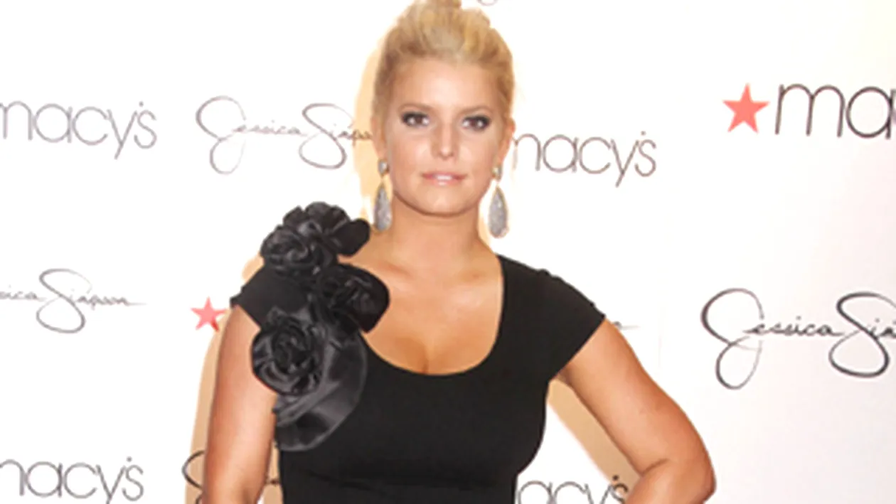 Jessica Simpson: Am inteles cat de importanti sunt sanii pentru mine! M-au scapat de multe amenzi