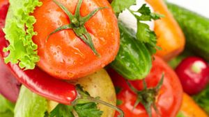 Ardeiul, strugurii si bananele, cele mai daunatoare alimente tratate cu pesticide