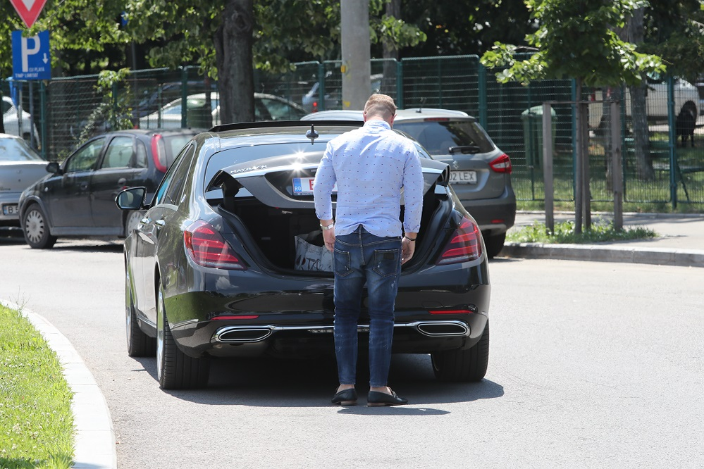 Andrei Neacșu, soțul Ilincăi Vandici, și luat mașină de 180.000 de euro