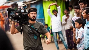 Un cameraman de la Asia Express a rupt tăcerea. Ce NU se vede la Antena 1