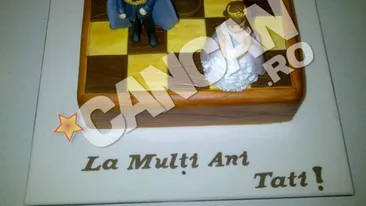 Premierul Victor Ponta implineste astazi 40 de ani! Vezi ce cadou i-au facut Daciana Sarbu si copiii sai!