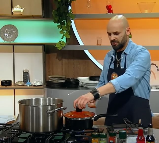 Nosfe și soția lui au participat la „Chefi la Cuțite”. Sursă foto: Capturi video
