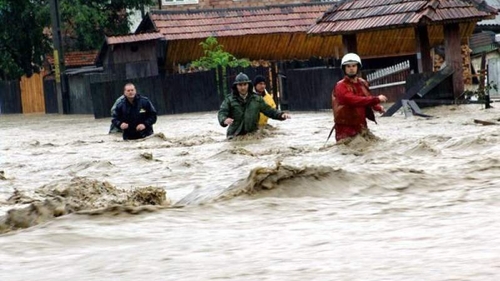 Fenomene meteo cu grad ridicat de pericol! ANM sfătuiește românii să se adăpostească