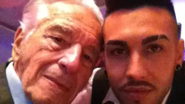 Incredibila fotografie a lui Alex Velea care a strâns peste 30.000 de LIKE-uri pe Facebook! Cine crezi că apare alături de el?