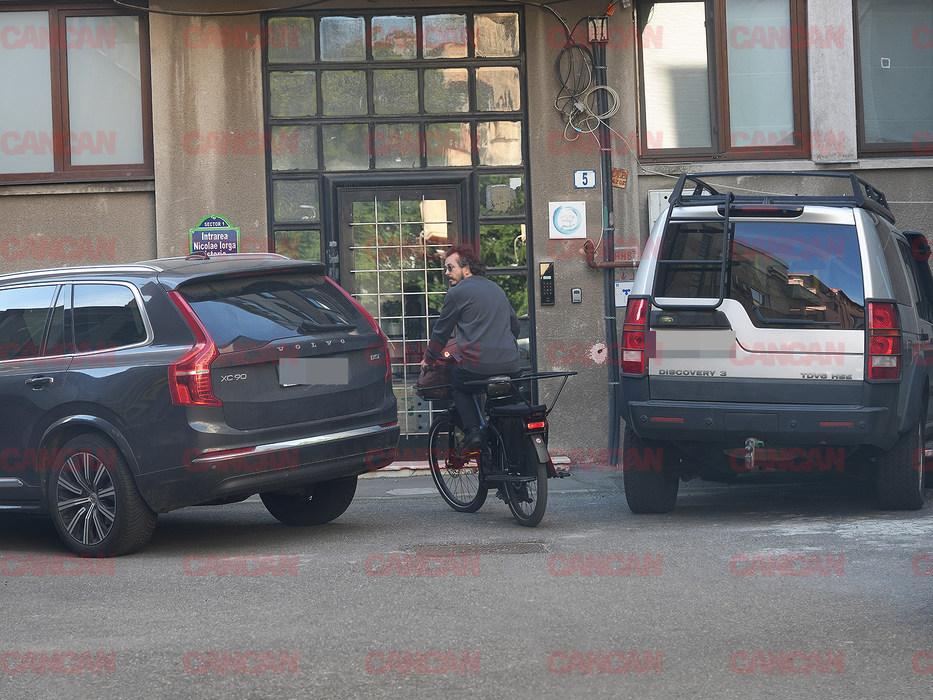 Costel Bojog cu o bicicletă de fițe
