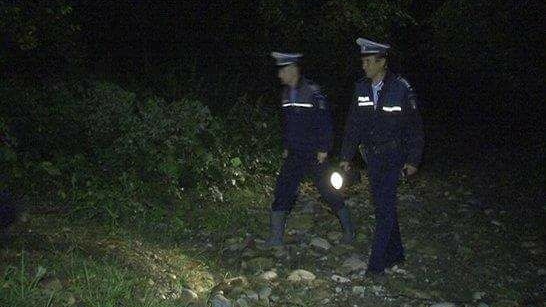 Un cioban din Dâmboviţa a fost căutat toată noaptea de echipele de salvare, după ce s-a îmbătat şi a adormit în pădure