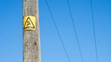 Un pescar din Alba a murit electrocutat, dupa ce a atins cu undita cablurile de inalta tensiune