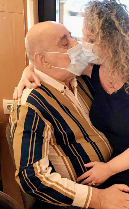 Viorel Lis, la un pas să moară! Oana a sunat urgent la salvare: „Când m-am trezit era umflat…”