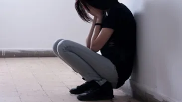 O fetită de 13 ani, răpită de la scoală de o familie de romi! Copila va fi măritată cu forta