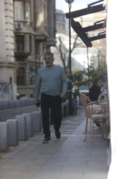 Joseph Hadad se întreaptă către unul dintre restaurantele sale (Foto: CANCAN.RO)