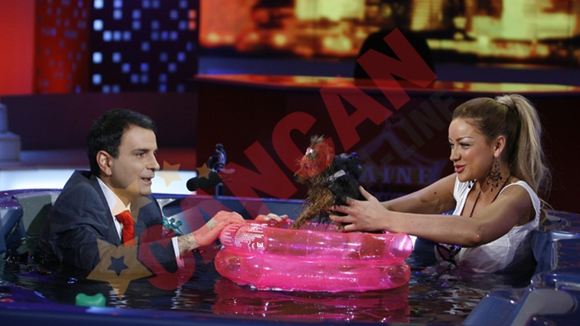 Lucian Mandruta nu a avut loc in jacuzzi de picioarele Biancai Dragusanu
