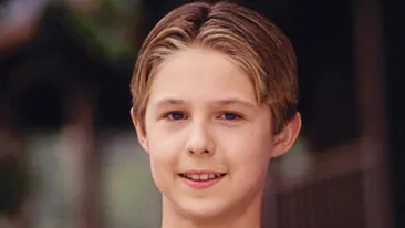 Il mai tineti minte pe Brian, blondutul adorabil al lui Dr. Quinn? Ce barbat bine s-a facut!