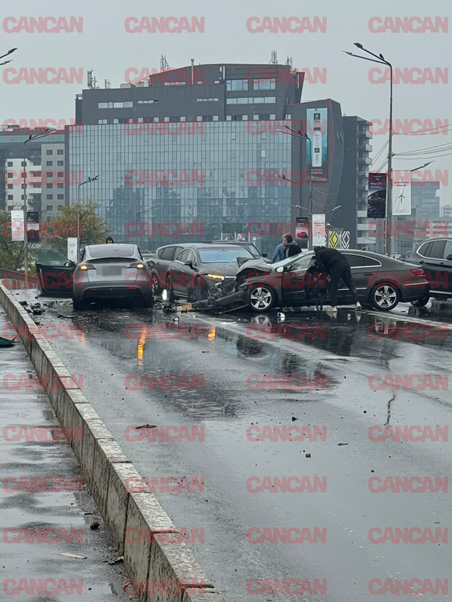 Accident Pod Pipera/ sursa foto: CANCAN