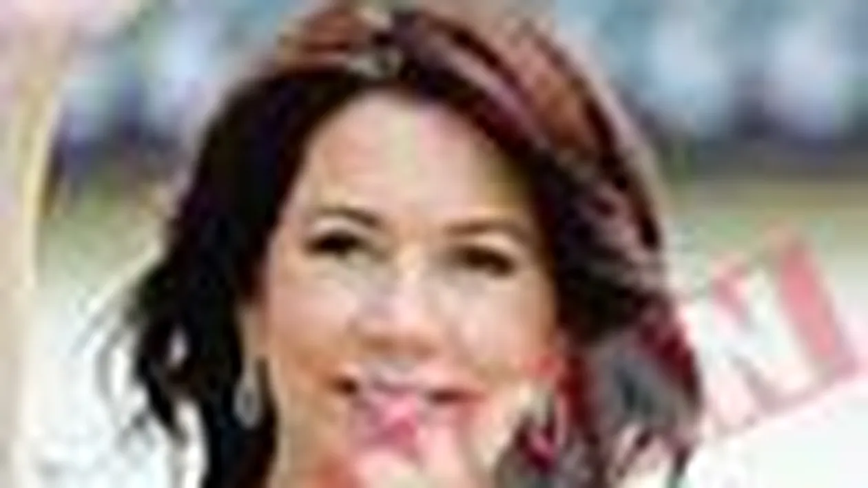 Printesa Mary a Danemarcei trage cu mitraliera