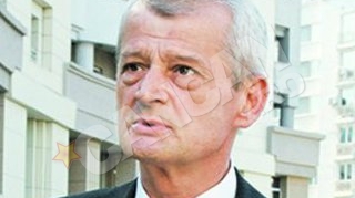 Oprescu tine la distanta virusul West Nile! Tantarii, atacati din elicopter