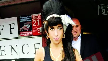 Amesteca vata de zahar cu droguri