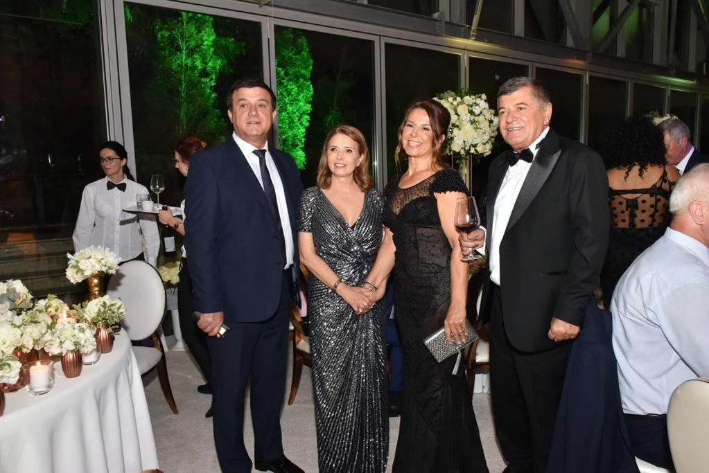 Invitații la nunta anului nu au ratat ocazia de a imortaliza momentul